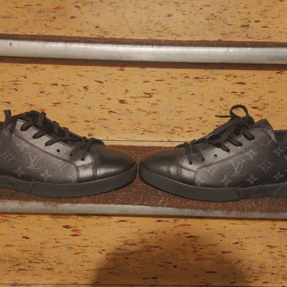 Louis vitton sneaker/shoe men’s size 10